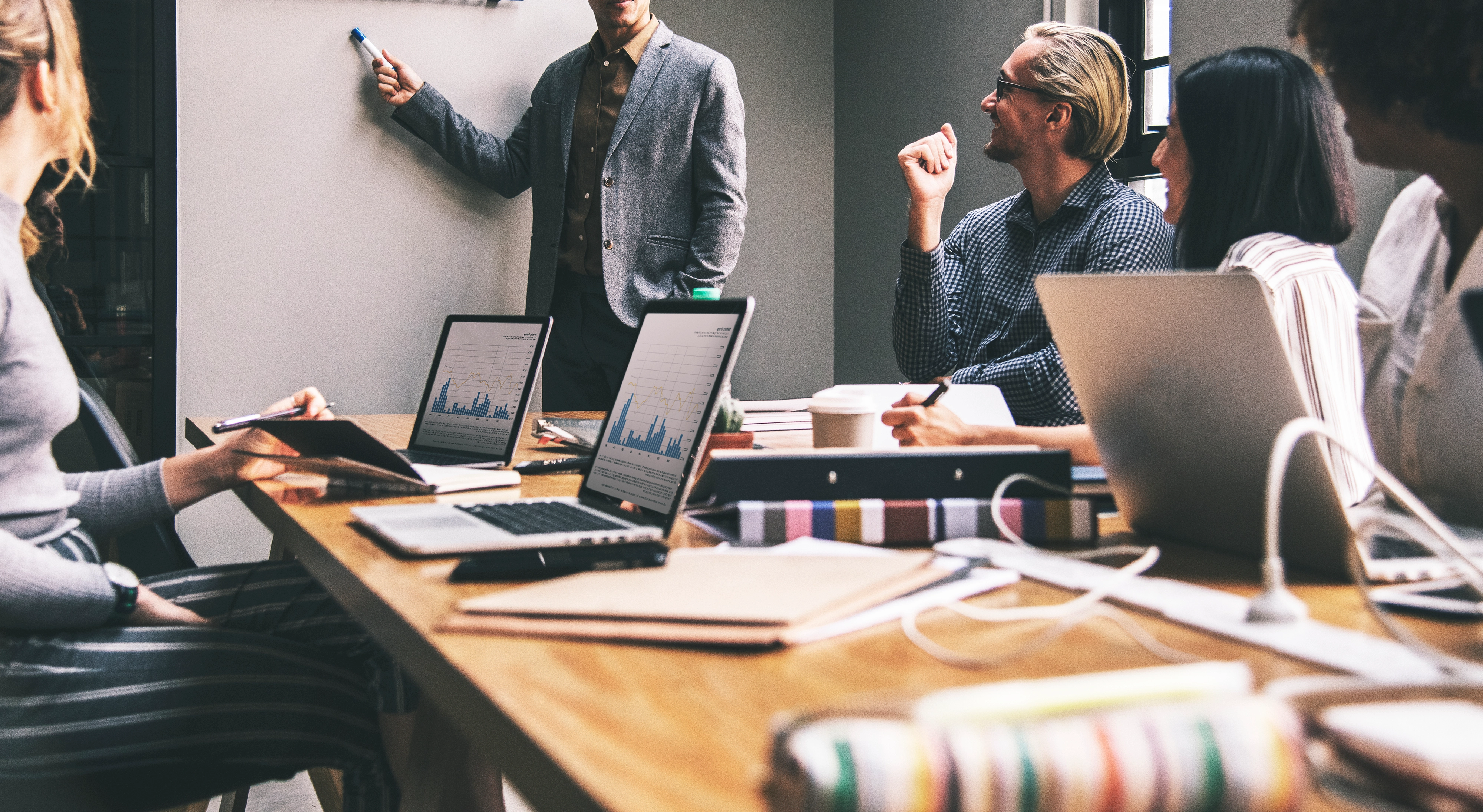 Imagem para o post do blog: Como empresas que crescem tomam decisões com base em dados e deixam o achismo para trás